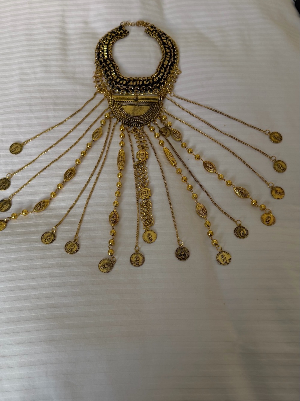 Vintage gorgeous Statement Choker Gold Tone Fringe Bib Necklace